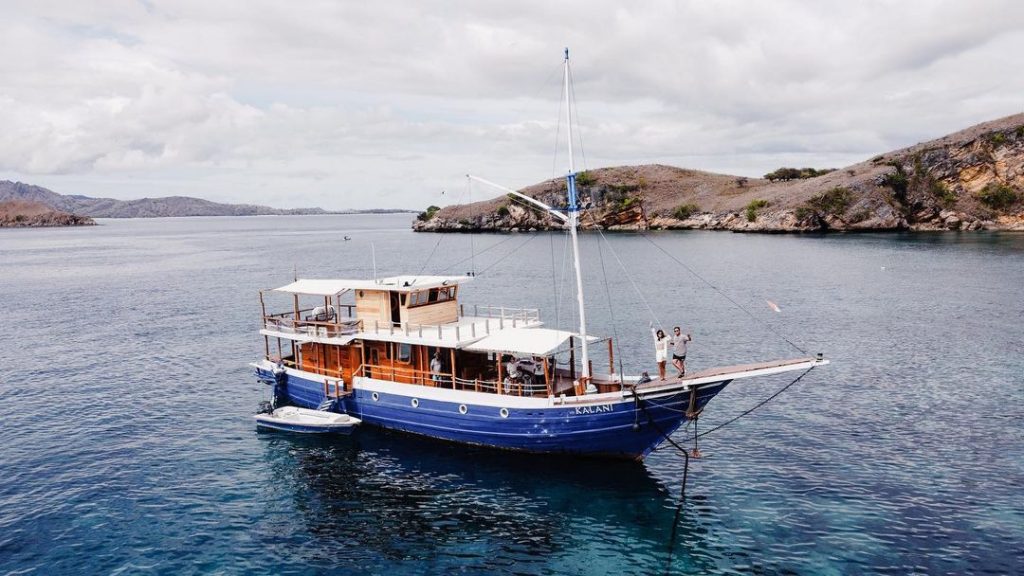 Labuan Bajo Boat Rental Package with “Kalani- Hamueco Liveaboard”