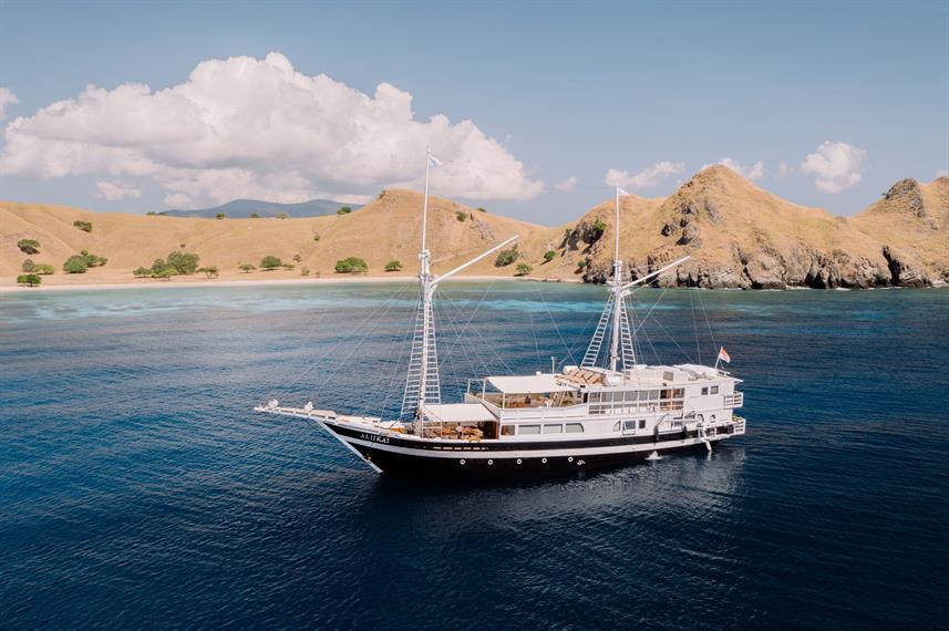 Boat Rental Package “Aliikai Voyage” – Creating Your Lifelong Sailing Memories – Labuan Bajo – Packages – 2022 Prices